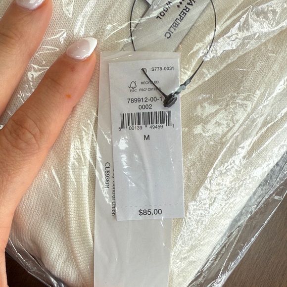 NWT - Banana Republic MERINO WOOL BOATNECK SWEATER - Picture 4 of 4